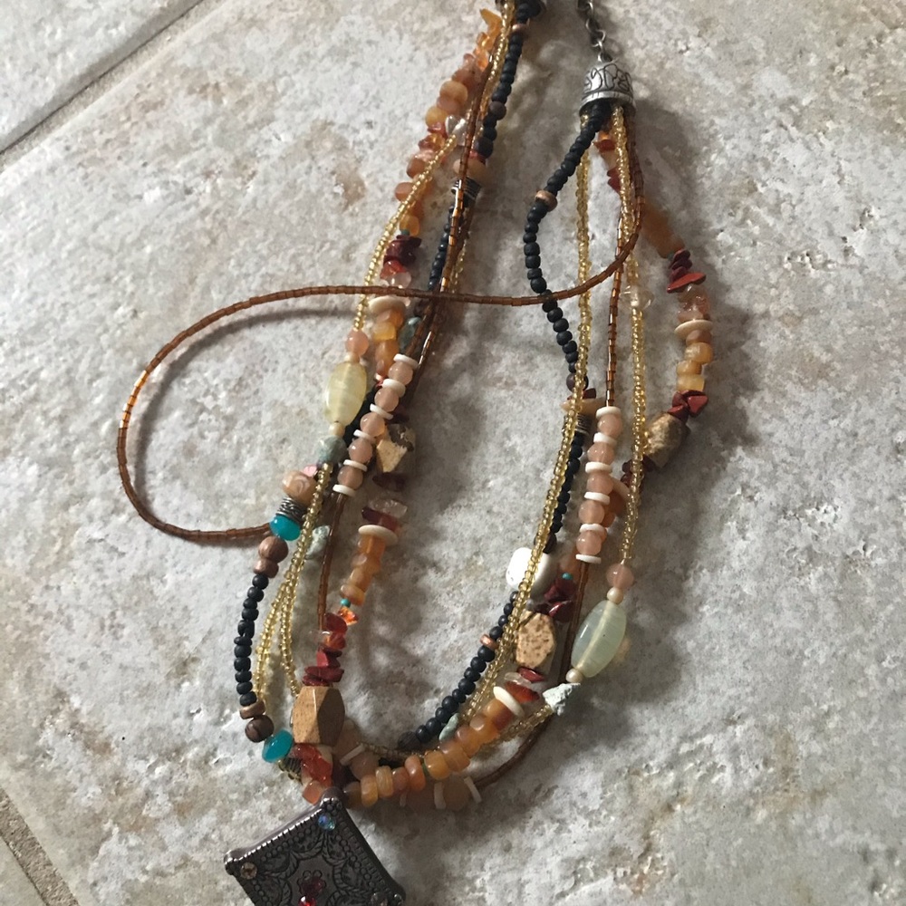 Chico’s cute multi stone necklace